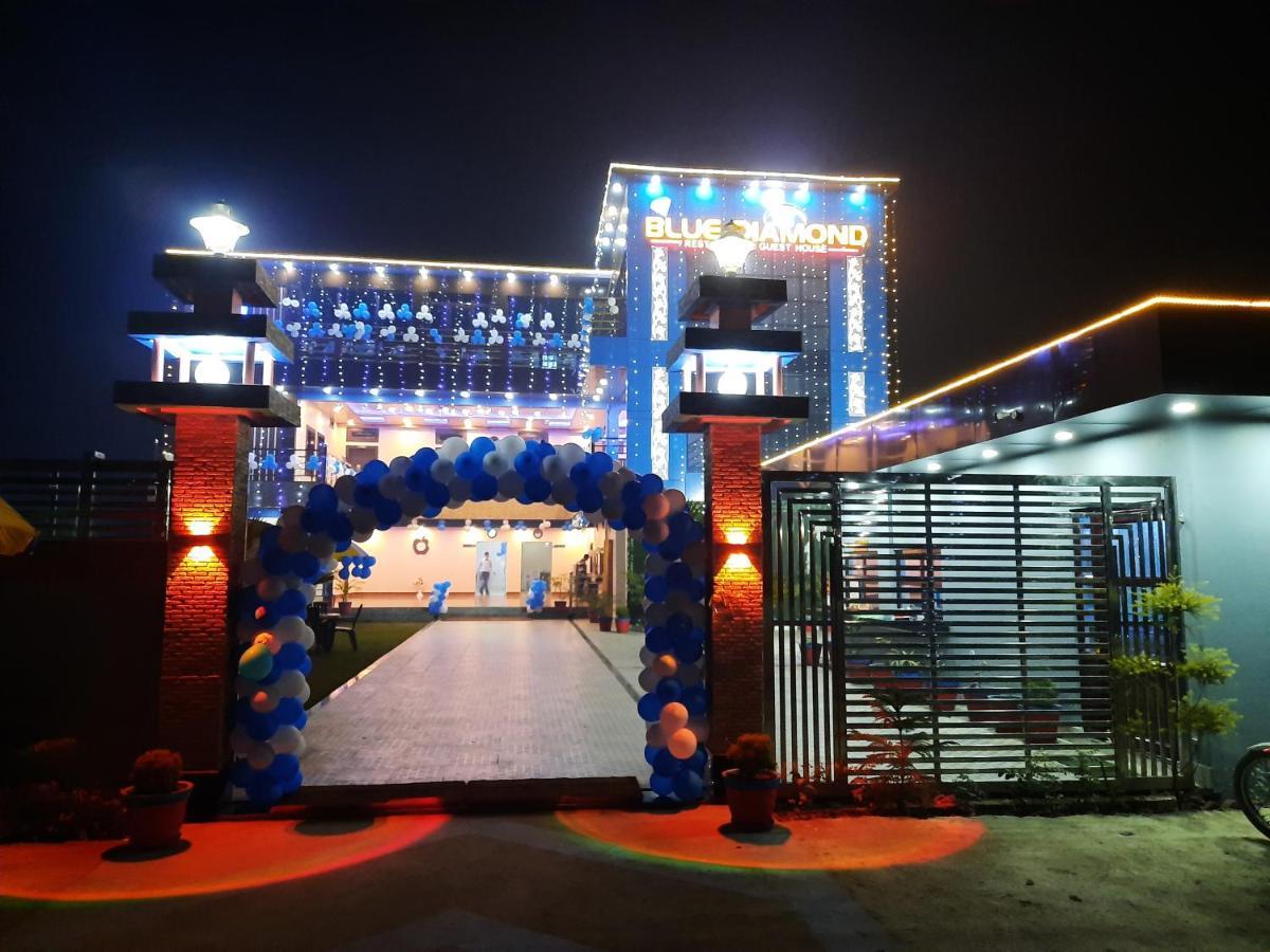 Hotel Blue Diamond Bahraich Ngoại thất bức ảnh