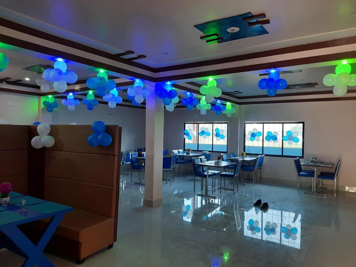 Hotel Blue Diamond Bahraich Ngoại thất bức ảnh